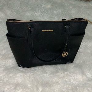 Black Micheal Kors bag